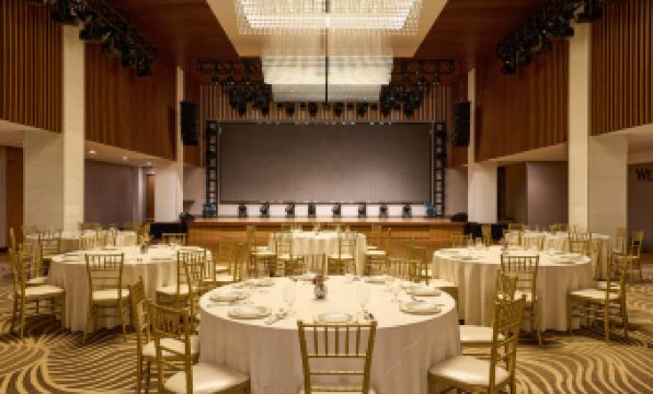 The Westin Flushing LaGuardia Airport