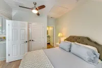< 1/2 Mi to Old Town: Cozy Bluffton Getaway - parking