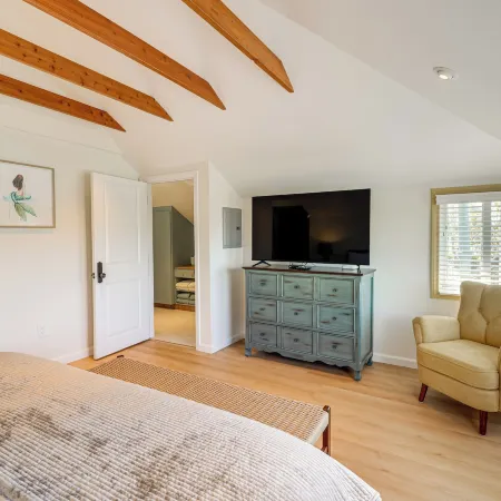 Victorian Carpinteria Apartment < 1 Mi to Beach!