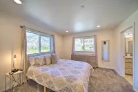 River Acres Retreat w/ Grill & River Access!