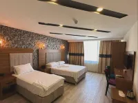 Golden Lux Hotel Antalya アンタルヤ時計塔周辺のホテル