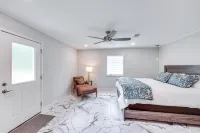 < 1 Mi to Sau: Newly Renovated Home w/ Yard! - WiFi