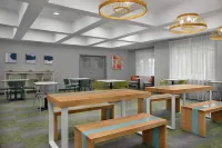 Spark by Hilton Washington Meadowlands Blvd