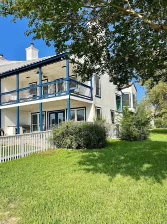 Linda's Lake House Waterfront on Lake Conroe