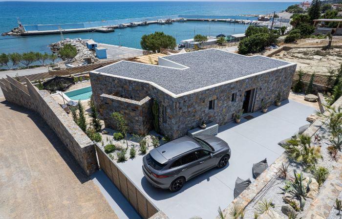 Mneme Suites & Villas