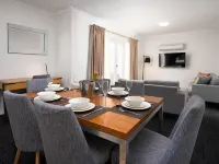 MainStay Suites Kew Hotels in Kew