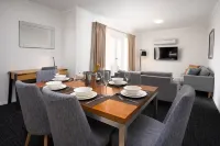 MainStay Suites Kew Hotels near Kew