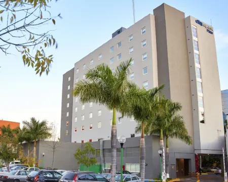 ซิตี้ เอ็กซ์เพรส พลัส บาย แมริออท กวาดาลาฮารา เอ็กซ์โป โรงแรมในกวาดาลาฮารา