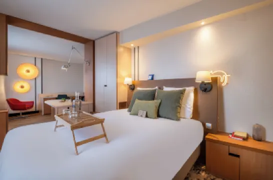 เฟิร์สเนม ตูลูส เรซิเดนซ์ โรงแรมใน