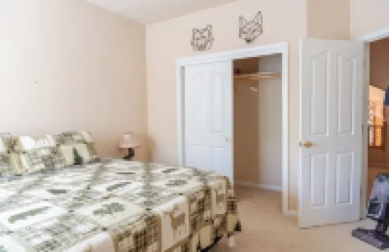 Spacious cabin with game room free WIFI & parking