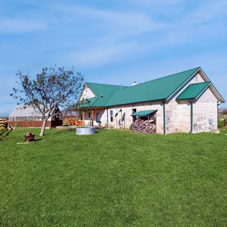 Prime Stargazing! Serene Texas Countryside Retreat