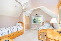 Box Canyon Basecamp 4 Bedroom Home - balcony