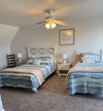 Charming Retreat with Screened Porch and Open Kitchen - Serene Escape