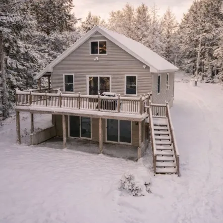 Cozy Lakefront Cabin • Winter Escape on Sebec Lake
