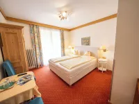 Haus Golker Ferienwohnungen & Frühstückspension Hotels in Seeboden