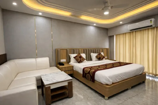 Hotel Shree Sadhna - Vrindavan Chhatikara Road