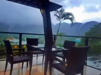 Blue Mountain Phangnga Resort