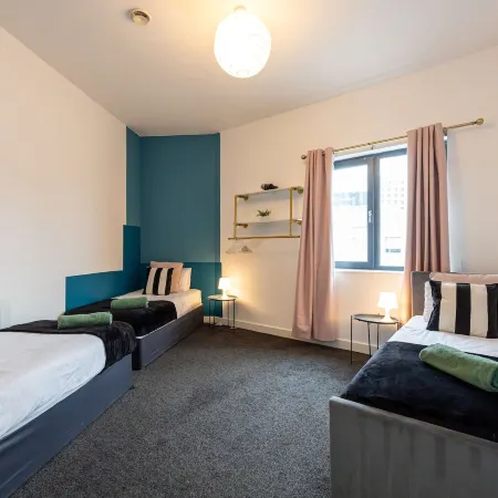 Spacious 2 bed apt Near Media City and Old Trafford