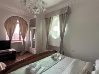 Otyak Plaza Hotels in Parakar