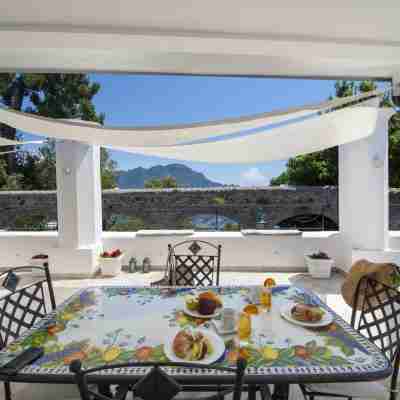 Le Suites Della Principessa- Apartment in the Heart of Ravello Dining/Meeting Rooms
