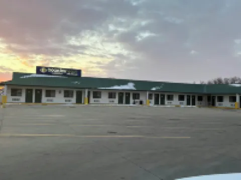 Boarders Inn & Suites by Cobblestone Hotels - Broken Bow Hoteles en Condado de Custer