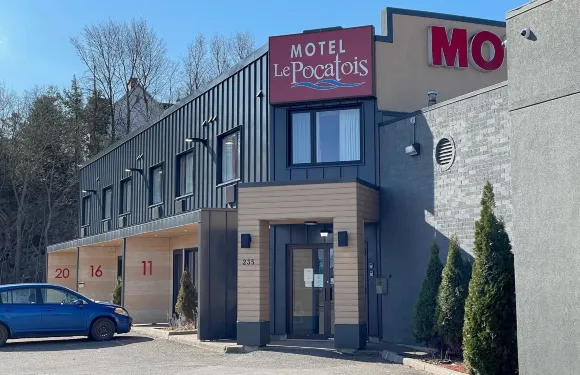 勒博卡託斯汽車旅館