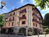 Hotel le Bourgogne Hotels near Evian Train Station
