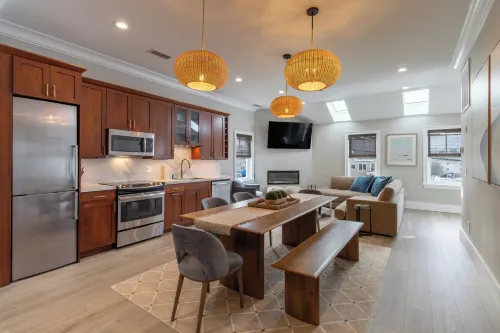The Newport Lofts - 548 Thames Street - Apartment