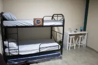 Hostel YEK Hotel a 