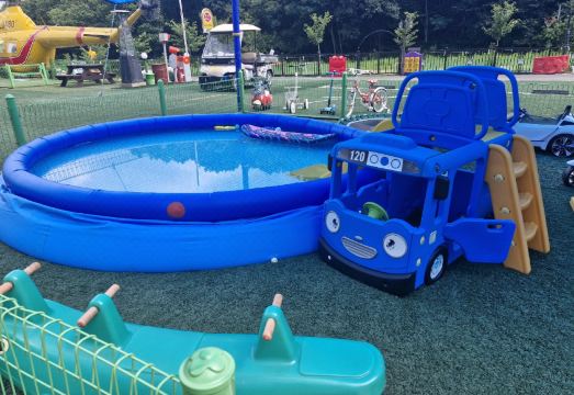 옴니버스글램핑 버스 내부