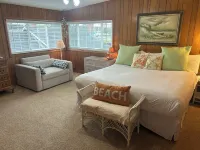 Charming Private Home - Walk to DT and the Beach!