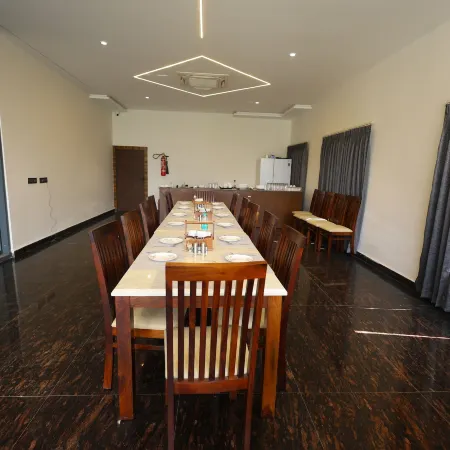 Corbett Caves Resort Отели в г. Рамнагар