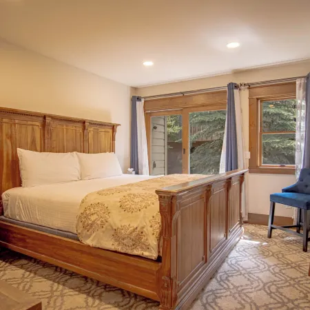 DT Ketchum - Chill, Two-story Getaway w/ a Gourmet Kitchen - Walk Downtown & to River Run Lifts