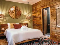 Palmar Beach Lodge Hotels in Bastimento