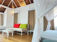 Trikora Beach Club & Resort Hotel dekat Pantai Trikora