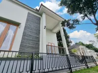 Moya Villa Hotels in Cijeruk