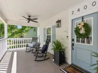 Walk to Downtown Northport/ Porch + Fire Pit Hotels in Northport