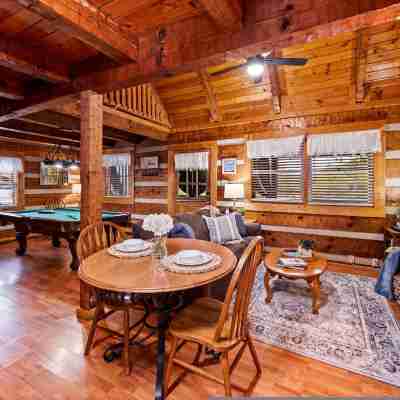 Hot Tub View Pool Table Fireplace Honeymoon Rooms