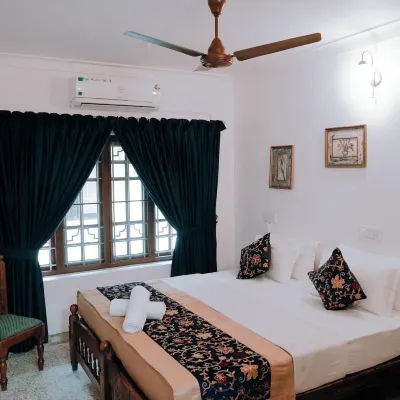 SCARLET'S INN Hotels near Vasco Da Gama Square