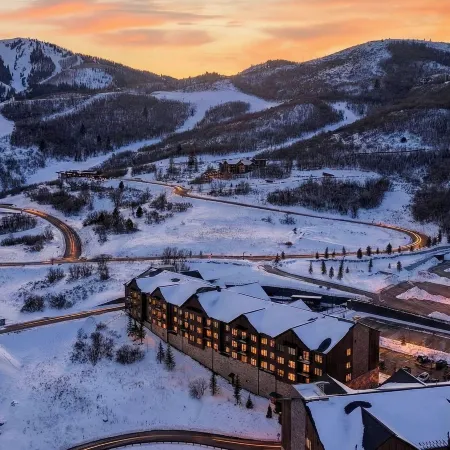 Pioche Peak by Avantstay Scenic Studio Retreat Spa Access Minutes to Skiing + Main Street