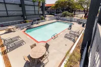 Home Suites Culebra - Kolam Renang