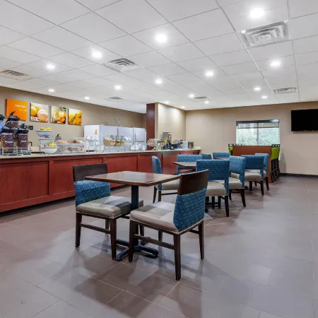Comfort Suites