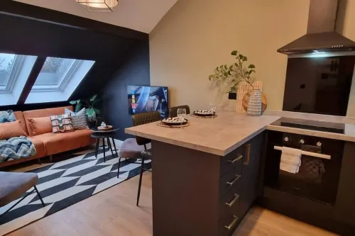 FreeParking Near Trafford Centre by City SuperHost - 3-Star