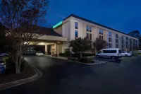 Spark by Hilton Charlotte Airport North - New