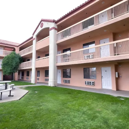 Motel 6 Barstow, CA - Mojave Desert Stop - I-15