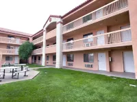 Motel 6 Barstow, CA - Mojave Desert Stop - I-15