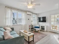Oceanblock & Downtown Bethany - 2 bed / 1 bathroom with Private Sun Porch Hotels in Bethany Beach