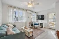 Oceanblock & Downtown Bethany - 2 bed / 1 bathroom with Private Sun Porch