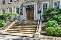 Walkable DC Stay! Stylish Studio in Adams Morgan - Condos