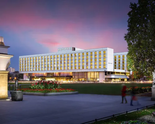 Sofitel Warsaw Victoria Hotels near Nozyk Synagogue